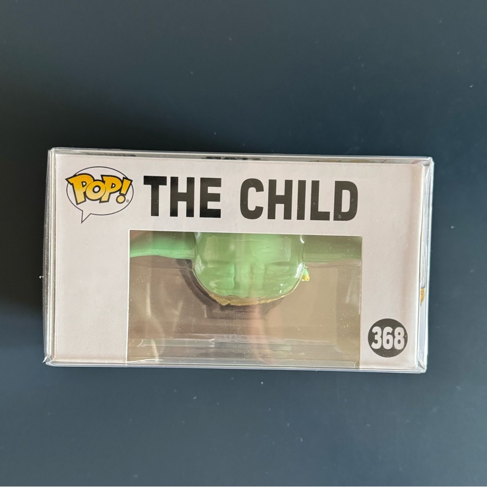 The Child/Baby Yoda Funko POP! (with protective case) - Picture 4 of 5